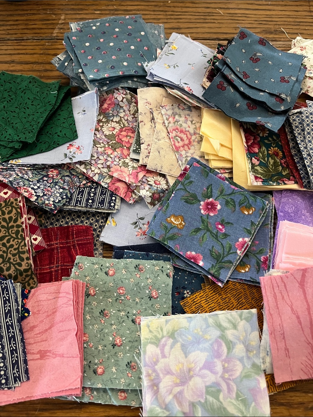 Mini vintage quilt Mixed Floral & Patterned Cotton Fabric Squares - Multi Color